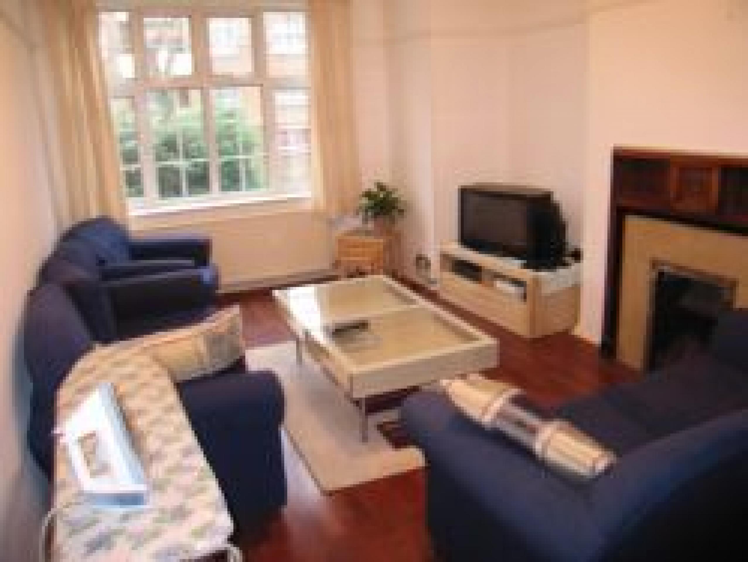 			2 Bedroom, 1 bath, 1 reception Flat			 Acol Road, WEST HAMPSTEAD NW6